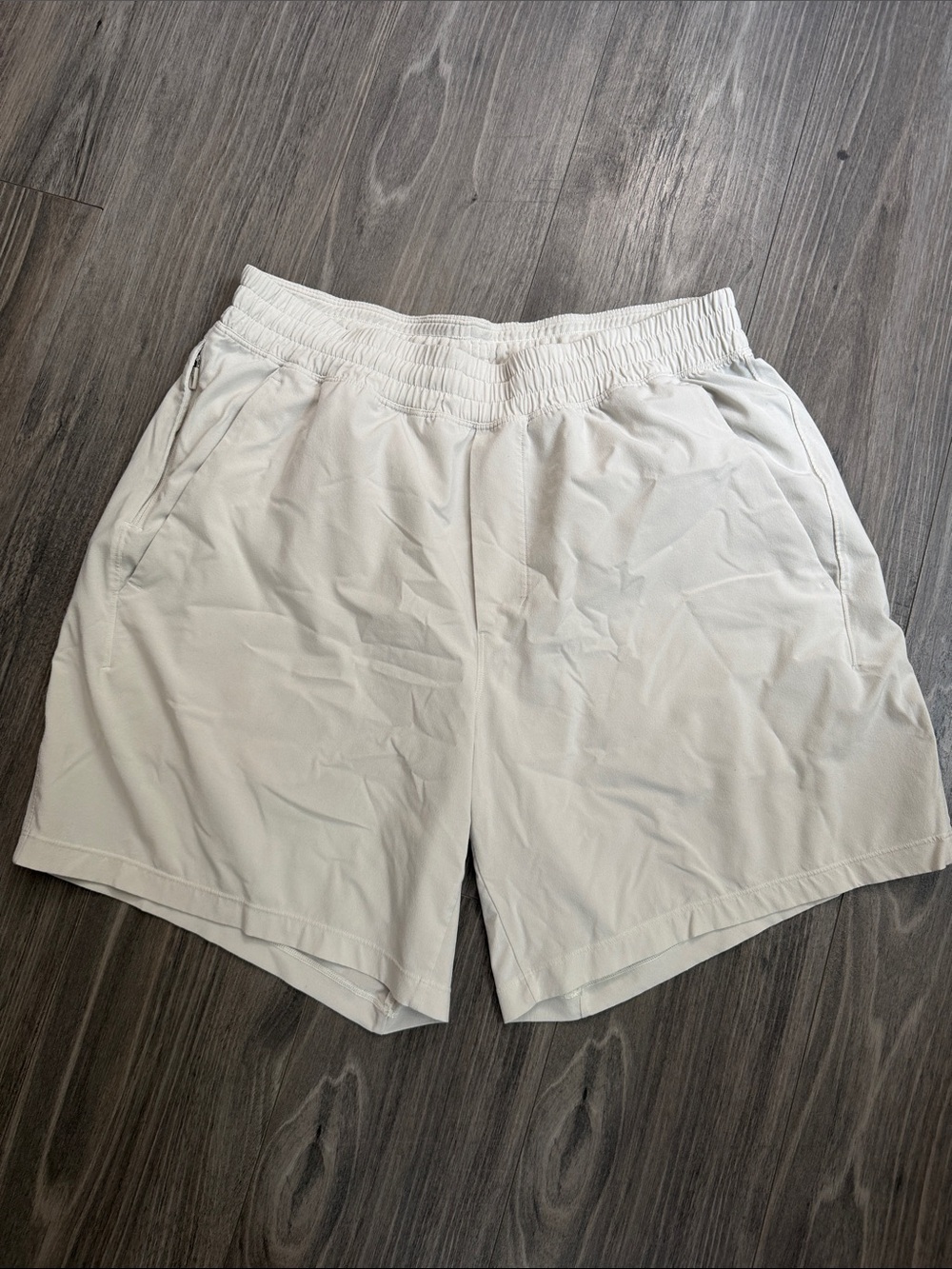 Lululemon Pace Breaker Linerless 7” Shorts Men’s Large Cream LM7B80S